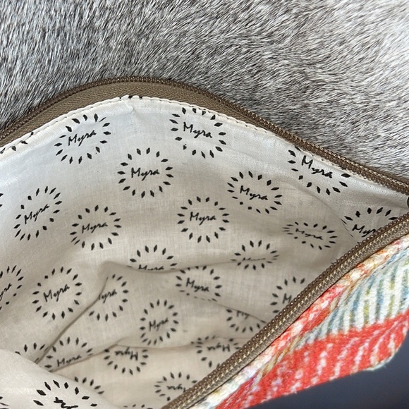 Myra Bag Cliquey Small & Crossbody Bag - Picture 3 of 9